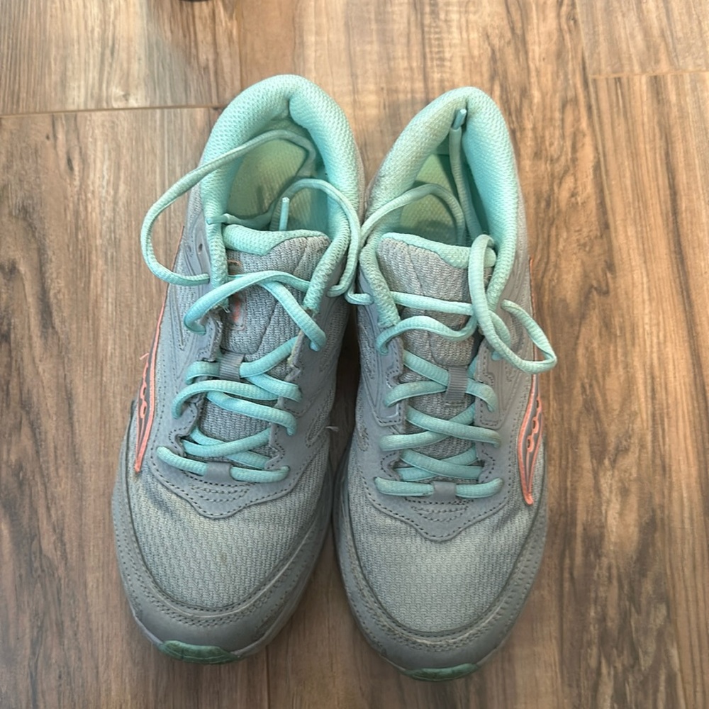 Girls Saucony sneakers  size 6W